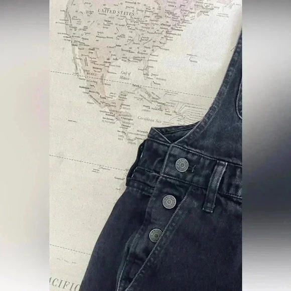 Madewell XXS Black Denim Overall Shorts Shipped via USPS - Picture 4 of 7